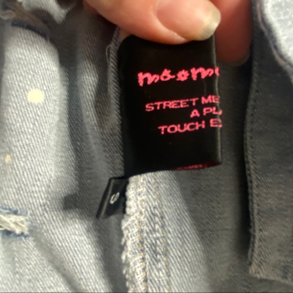 90’s Distressed grunge paint splatter denim jean jacket - Picture 9 of 11